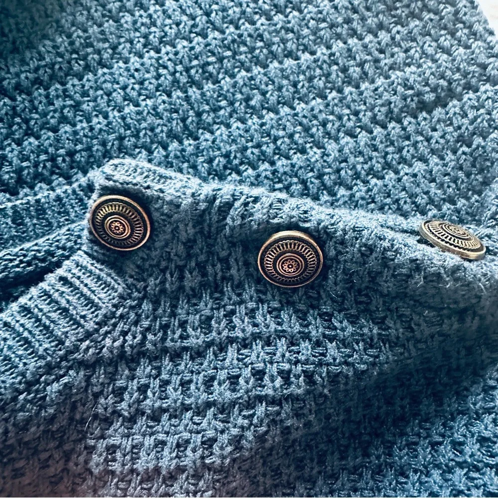 ZARA Sweater L | Blue Crochet Knit Crop Long Sleeve Button Accent